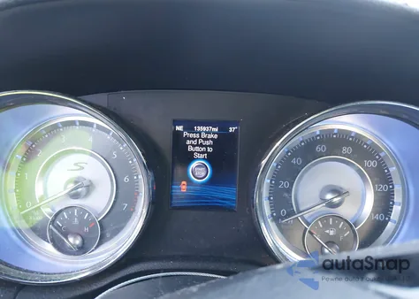 2014 Chrysler 300 300S из США, поврежденный, VIN 2C3CCABG2EH376713